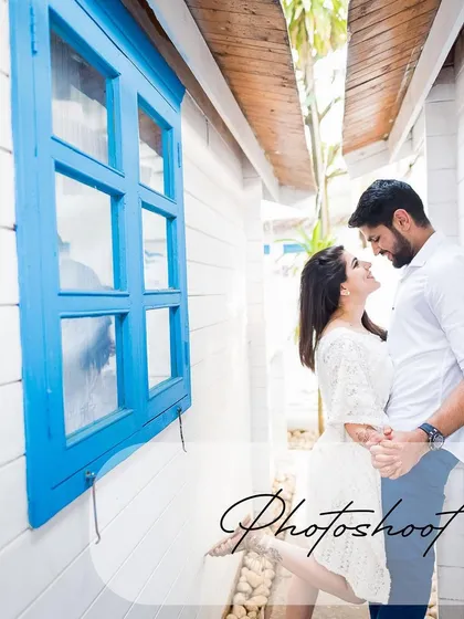 A pre-wedding photoshoot captures the chemistry between a couple. I can even help arrange optional photoshoots to help you present your best self.