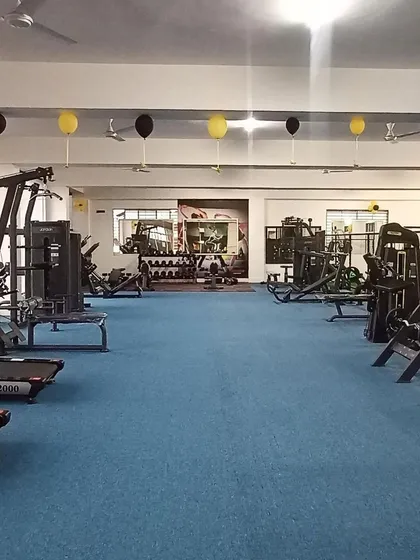 Welcome to our space. We ensure all our gyms are clean, spacious, and filled with modern equipment so you have a comfortable and effective workout every time.