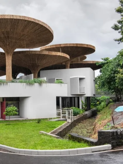 During the monsoon, the umbrella-like parasols of the TAPMI Centre provide shelter while connecting the building to the climate. The design embraces the seasonal rhythms of Manipal.