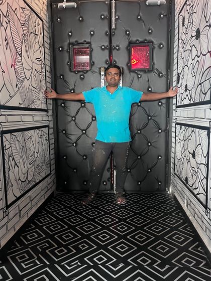 This 2D comic book style art transformed the entryway of a pub in Brigade Road, creating an immersive and fun experience for guests from the moment they walk in.