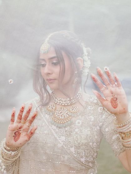 Wedding Looks in White & Pastels photo 7