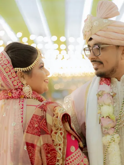 A simple look between the bride and groom can say so much. I focus on capturing these quiet, meaningful glances that are the foundation of their chemistry.