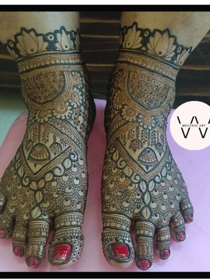 Another view of the full bridal feet design.