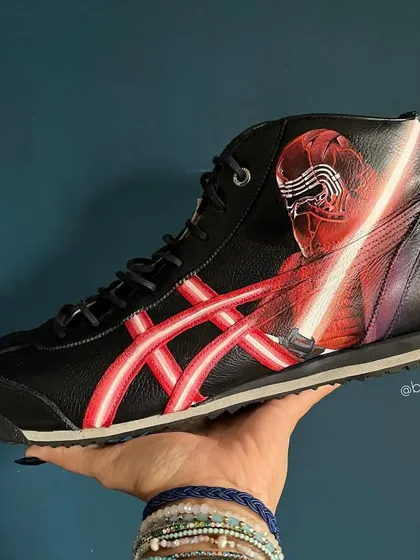 A closer look at the Kylo Ren artwork on the custom Onitsuka Tiger sneakers.