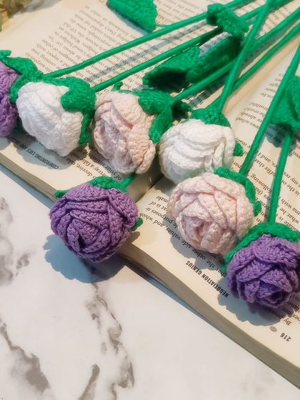 This photo showcases the delicate details of my pastel crochet roses. I make these in a variety of soft shades like lilac, baby pink, and white, perfect for creating an aesthetic, long-lasting floral display.