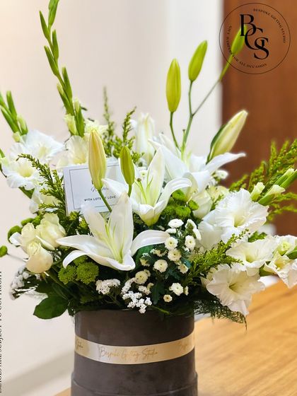 Floral Arrangements (Mumbai Only) photo 5