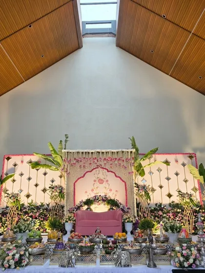 A full view of the stage, showing the symmetrical arrangement and natural lighting from the skylight.