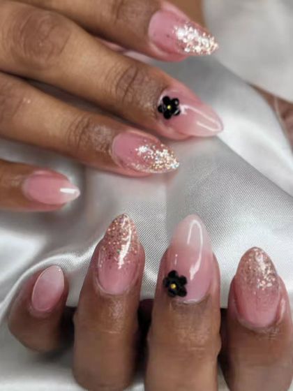 Another view of the falling glitter and black flower design. The combination of sparkle and delicate details is so elegant.