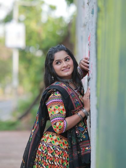 Vibrant Festival Makeup photo 15