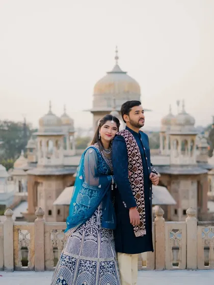 This series of photos at Gaitor Ki Chhatriyan showcases a variety of poses, from intimate close-ups to grand wide shots. I work with each couple to find the angles and compositions that best tell their story against these beautiful marble structures.