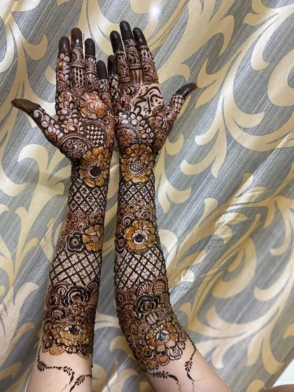 Another shot of the full bridal design.