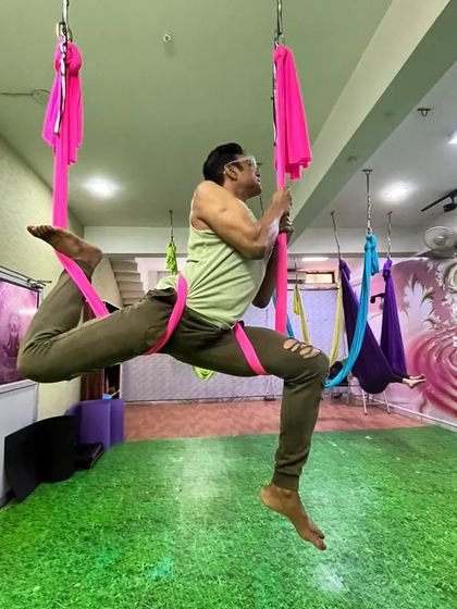 A one-hour workout is just 4% of your day. This dynamic, strength-based pose shows that there are no excuses when it comes to investing in your health.