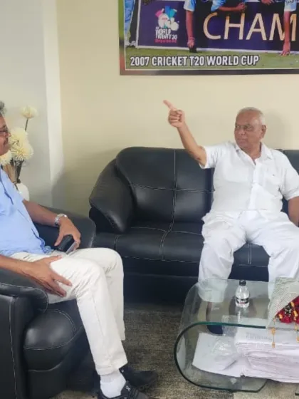 In discussion with former MP Shri Ramsheth Thakur during the inauguration of a tournament at our New Panvel academy.