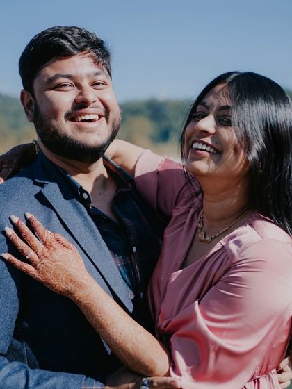 A pre-nuptial shoot is a perfect occasion to style a look that is both romantic and personal. Here, our bride Tanya shines in a curated set from the Azra collection by JJ Valaya.