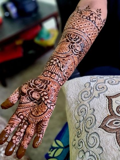 Mehndi Designer - Mehndi Artistry Services Bridal Mehndi Masterpieces photo 8
