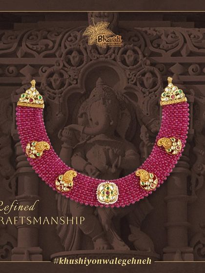 This exquisite necklace features a stunning contrast of royal Rani pink beadwork and intricate Tukkar Kundan. The design fits seamlessly along the neckline, flattering every wearer with its refined craftsmanship.