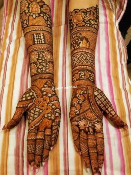 Bridal & Wedding Mehndi photo 31