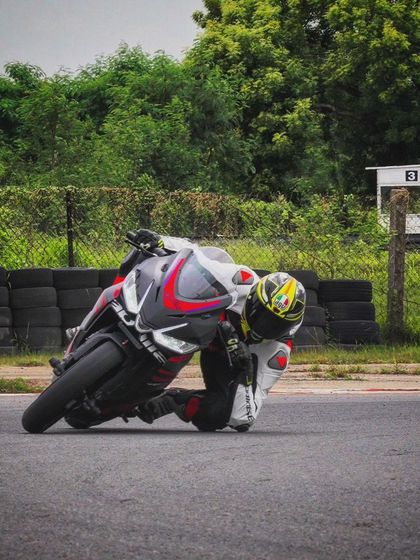 Getting low on the Aprilia RS457. We help you build the confidence to lean the bike over and trust your tires, a fundamental skill for any track rider.