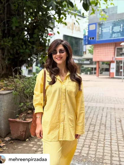 When glam meets game. Mehreen Pirzada rocking her new Mocha Mousse hair colour, a statement look that's both trendy and sophisticated.