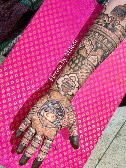 Intricate Bridal Mehendi photo 56