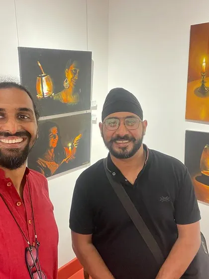 More happy moments with visitors at the gallery.