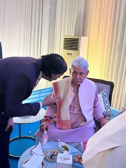 A moment of interaction with Shri Manoj Sinha, Lieutenant Governor of J&K. We believe in providing a personal touch that goes beyond just food and service.