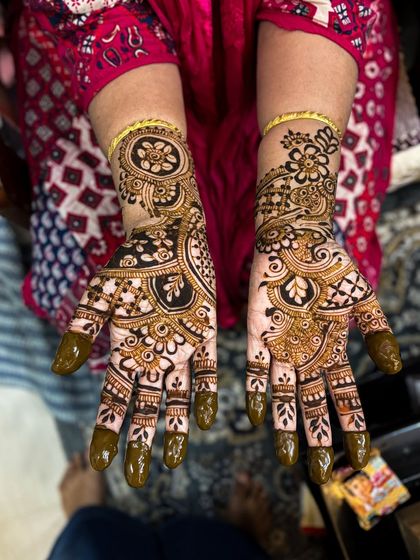 Lotus Mehendi Arts - Event Mehendi Services Intricate Bridal & Sangeet Mehendi photo 17