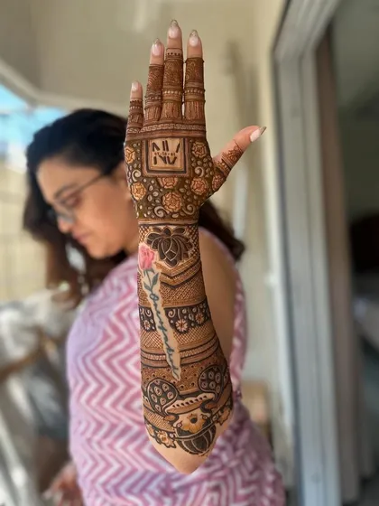 This unique bridal design features a portrait of a beloved pet, along with the couple's initials. I can incorporate any personal element that is special to you.