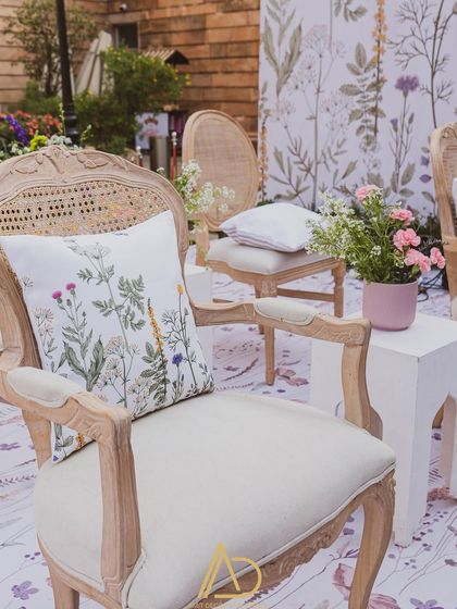 Enchanted Garden: White & Pastel Themes photo 31