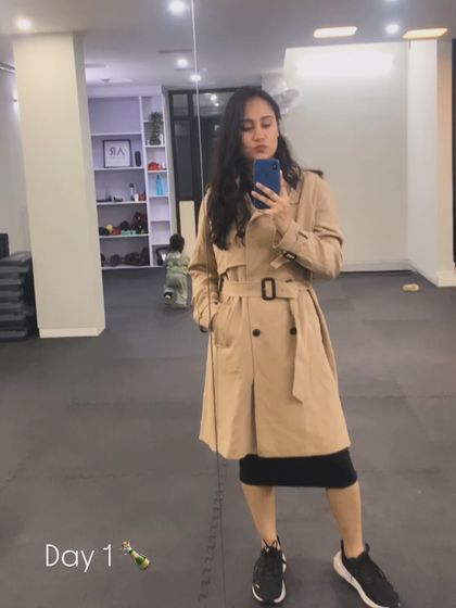 A mirror selfie from the studio. Capturing moments from my fitness journey, even on day one of a new month.