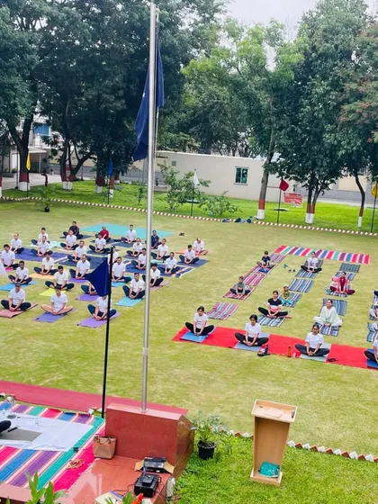 It was an honor to lead this large outdoor yoga session for CISF officers and their families. Moments like these remind me that yoga is a powerful tool for bringing people together and fostering community wellness.