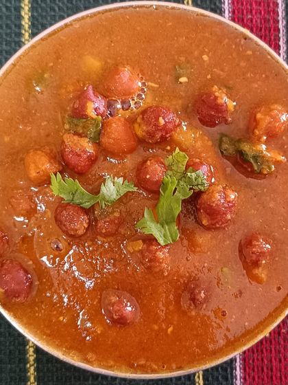 A hearty and flavorful black channa curry, perfect for pairing with rice or rotis. This protein-rich dish is a staple in my weekly menu.