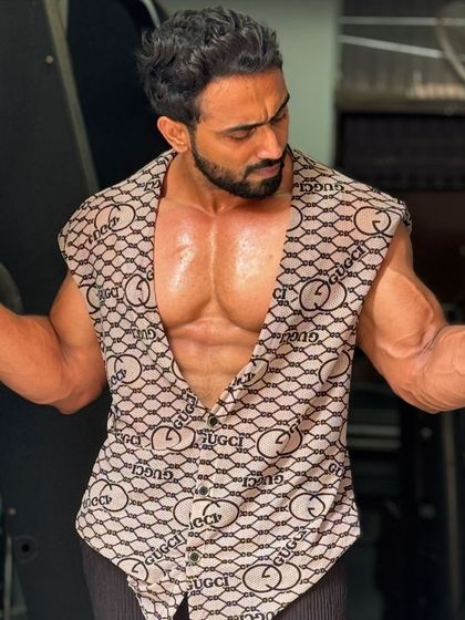 Another angle, showing the chest.