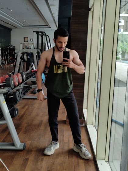 Another look at my physique. Consistency in training and diet is what creates these changes over time.