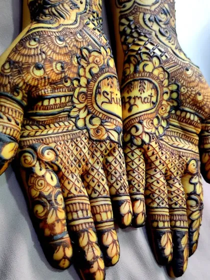 Another look at the stunning final stain of this personalized design.