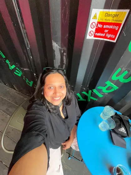 My customary Day 1 recap selfie from my UK tour. Trying to stay organized before the beautiful chaos takes over.