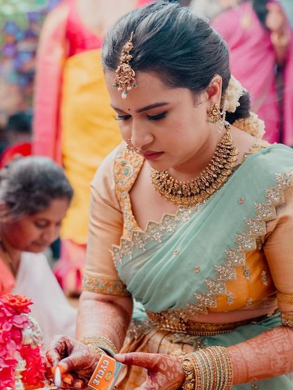 Bhuvana Reeds - Online Makeup Classes South Indian Bridal Makeup photo 27