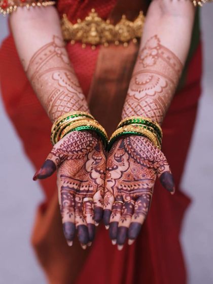 Another view of the beautifully stained engagement mehendi, ready for the celebration.