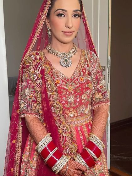 The final look for this bride's Anand Karaj. She looks radiant, confident, and exactly like the sweet, innocent, and real self she wanted to be.