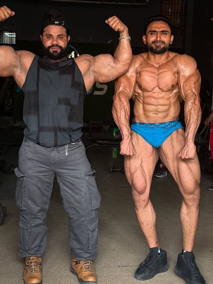 Double bicep with a friend.