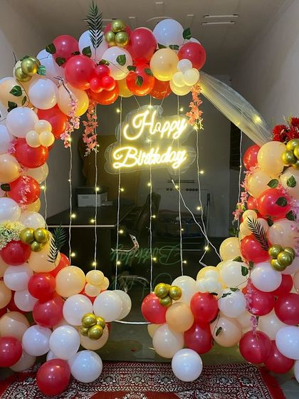 Birthday Balloon Arches & Backdrops photo 40