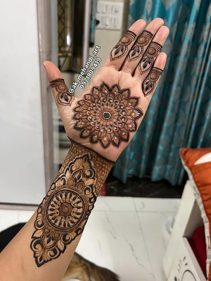 Abhishek Kumar - Bridal Mehndi Elegant Back of Hand & Minimalist Designs photo 28