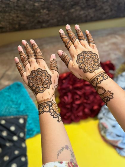 A simple mandala design, a popular choice for festivals.