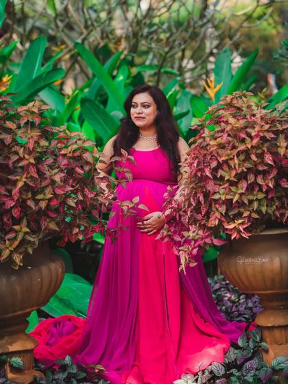 Outdoor Elegance: Lush Parks & Golden Light photo 15