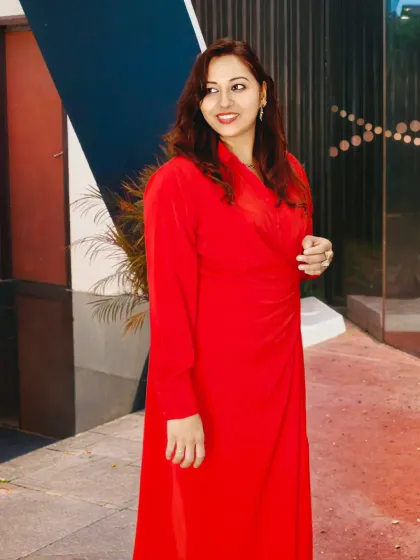 A stylish look that reflects my personality. I bring a unique blend of modern style and professional conduct to all my events.