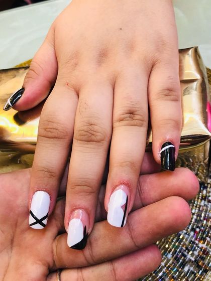 Another look at the clean lines of this black and white geometric art.