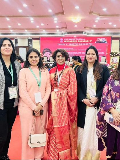 A group photo with distinguished guests at the summit.