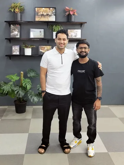 It was a pleasure to have entrepreneur and podcast host Raj Shamani visit the shop for a trim. I cater to busy professionals who need to look sharp for their public appearances and content creation.