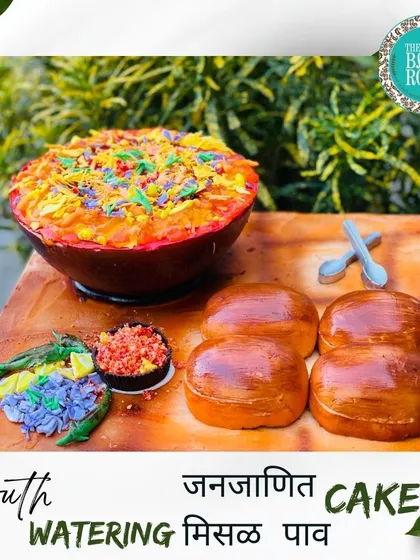 Another one of my Mumbai-special food illusion cakes. This entire Misal Pav platter, including the spicy 'tarri', farsan, and even the pav buns on the side, is a completely edible chocolate cake.