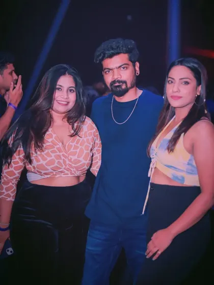More weekend vibes with friends. A good night out is about the people you share it with.